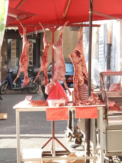 Milk-fed and older lamb and goat at market in Catania. | Photo: Paolo Destefanis